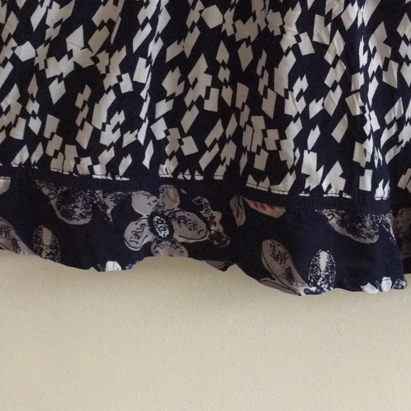 Solitaire Flowy patterned skirt - Picture 3 of 3